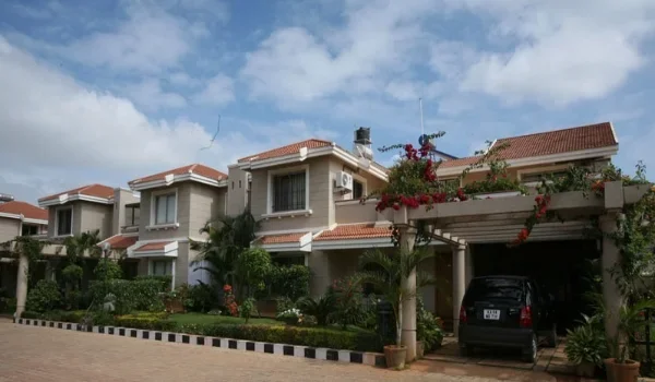 Featured Image of Prestige Golden Grove vs Independent Villas in Kollur (2026): Which to Choose